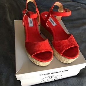 Steve Madden Kianna Coral Suede Sandals